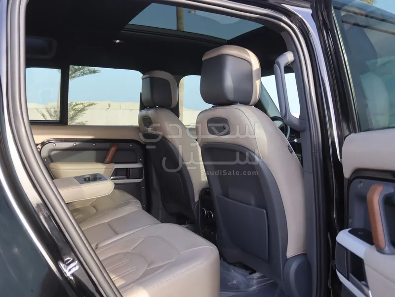 2022 لاند روفر ديفيندر 110