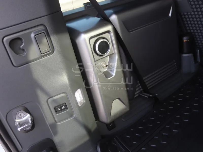 2022 لاند روفر ديفيندر 110