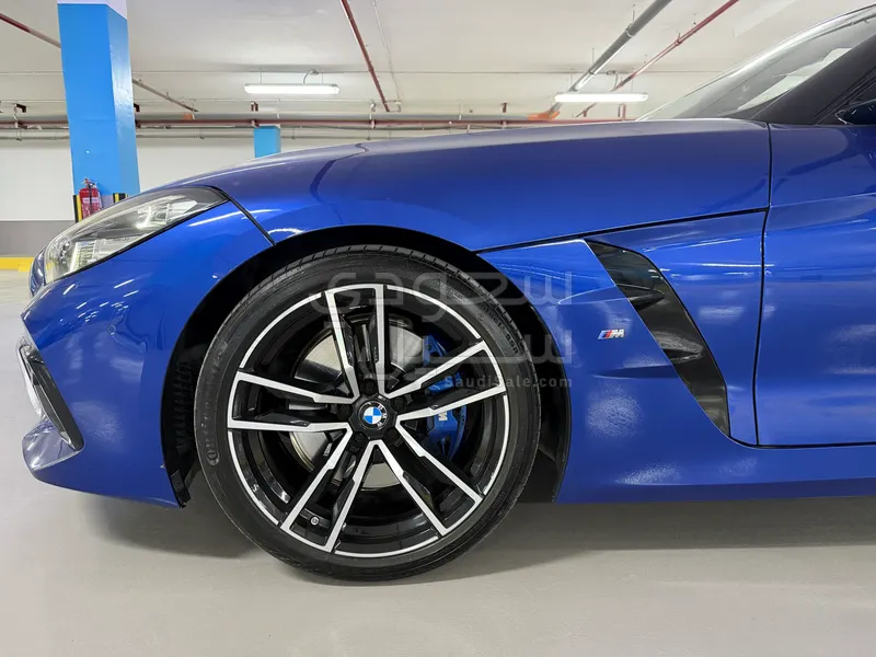 2024 بي ام دبليو الفئة زد 4