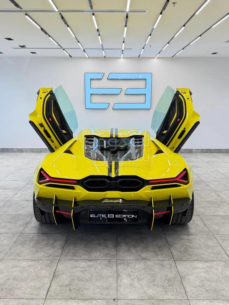 2024 لمبرجيني ريفويلتو