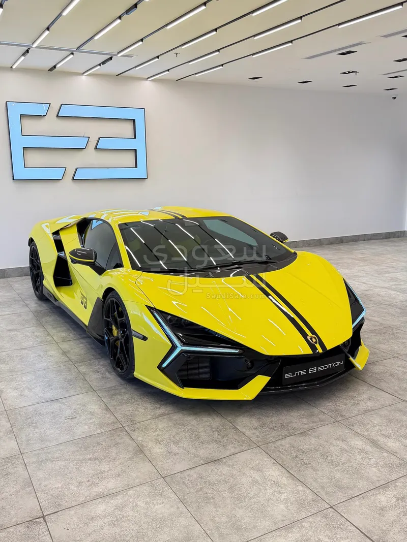 2024 لمبرجيني ريفويلتو