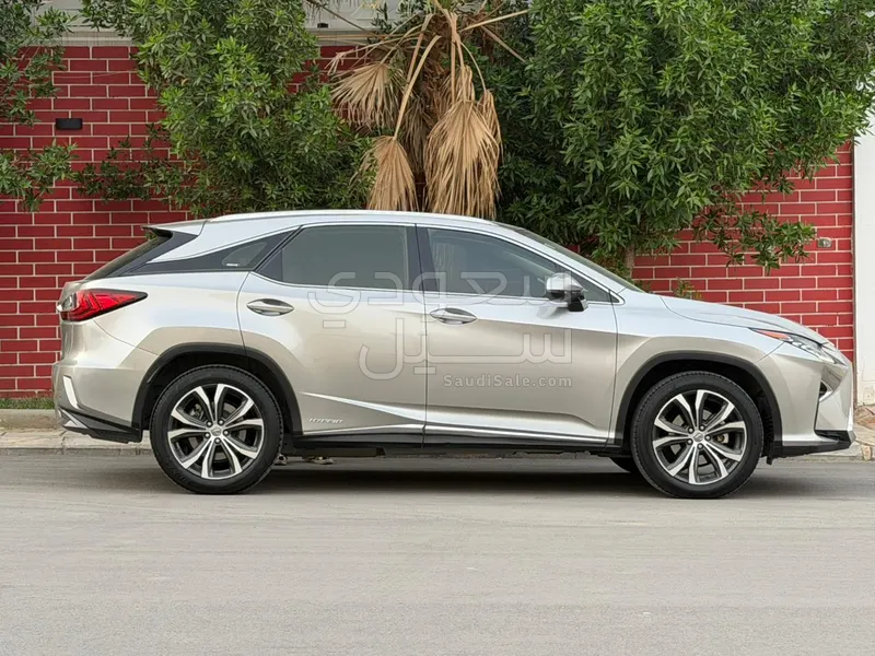 2016 لكزس أر إكس 450 هايبرد