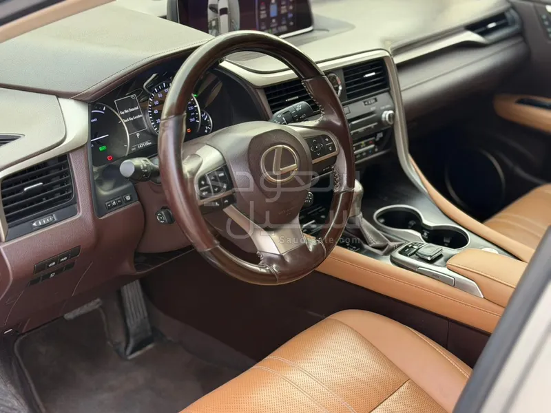 2016 لكزس أر إكس 450 هايبرد