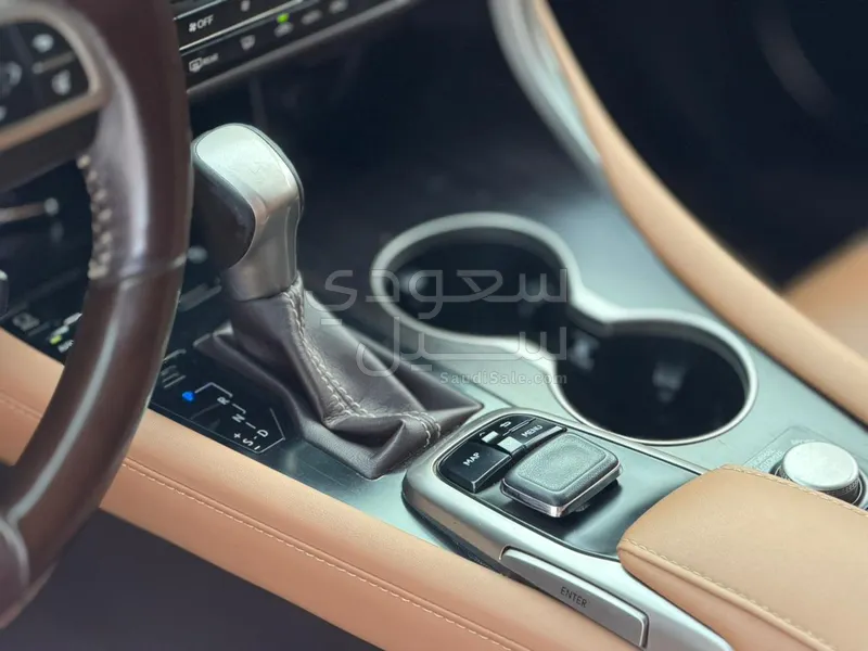 2016 لكزس أر إكس 450 هايبرد