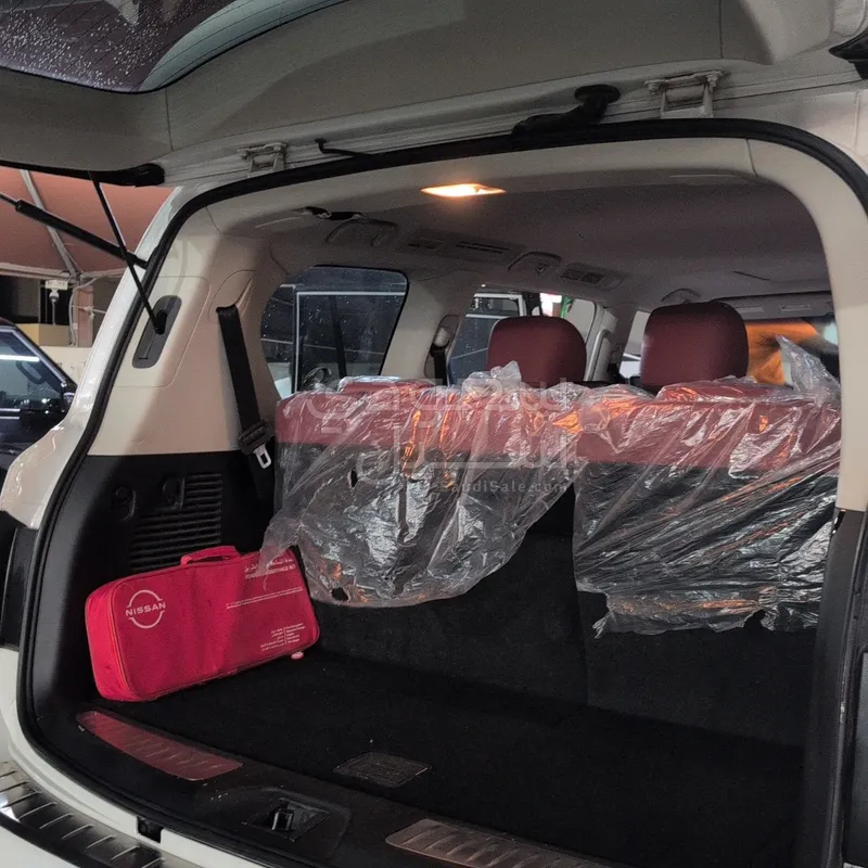 2012 نيسان باترول بلاتينيوم