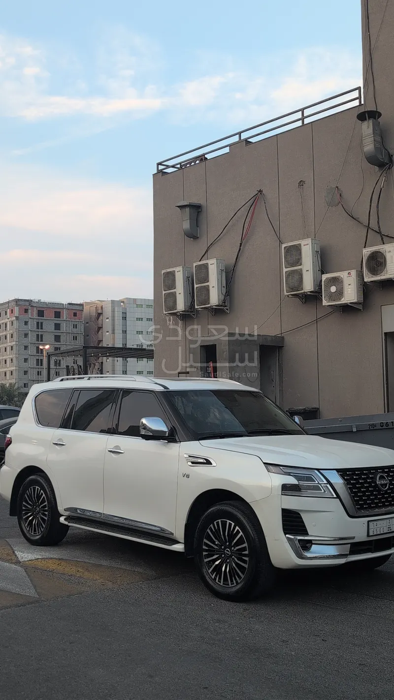 2012 نيسان باترول بلاتينيوم