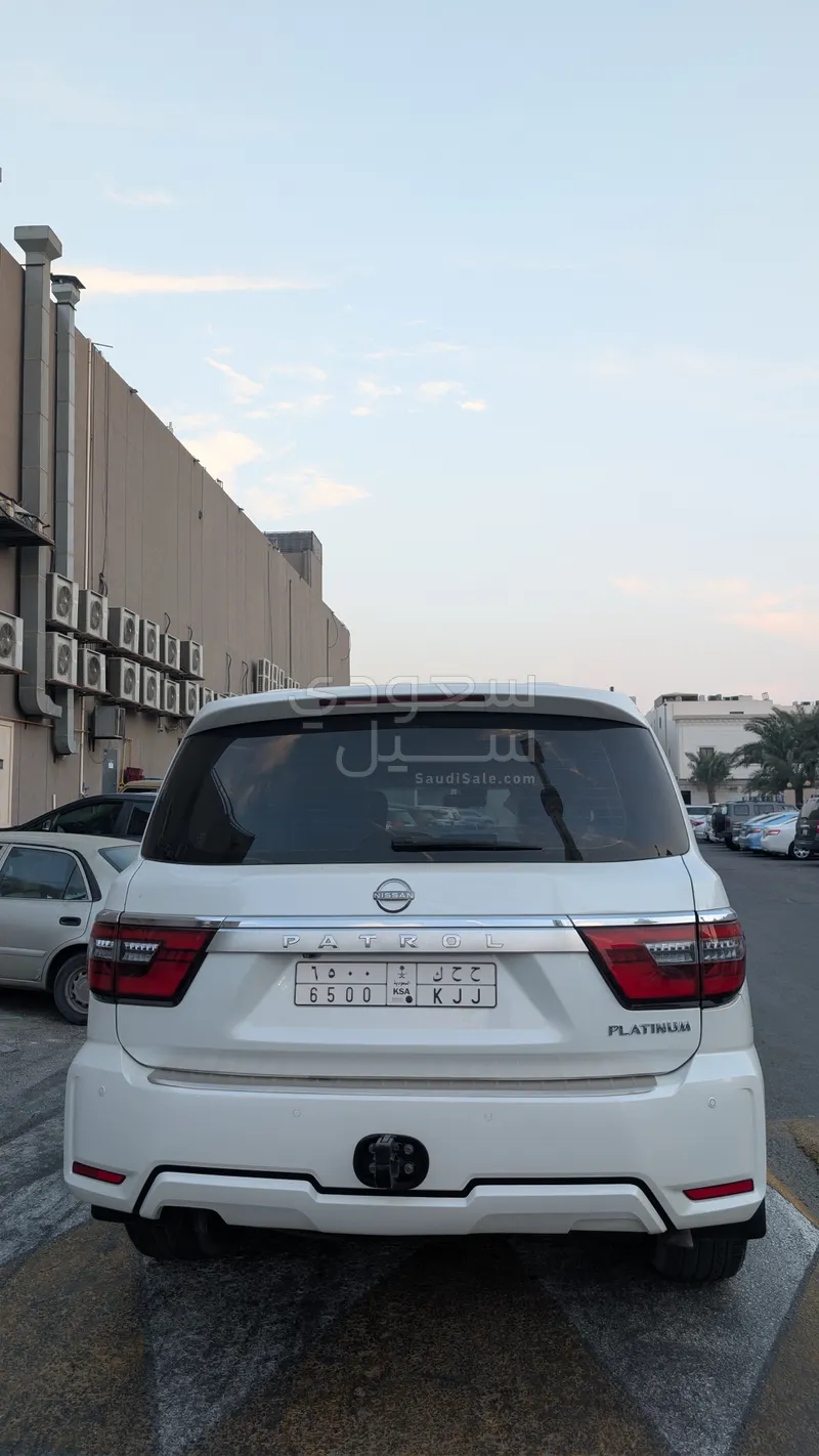 2012 نيسان باترول بلاتينيوم