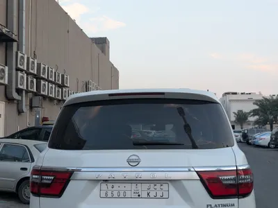 2012 نيسان باترول بلاتينيوم