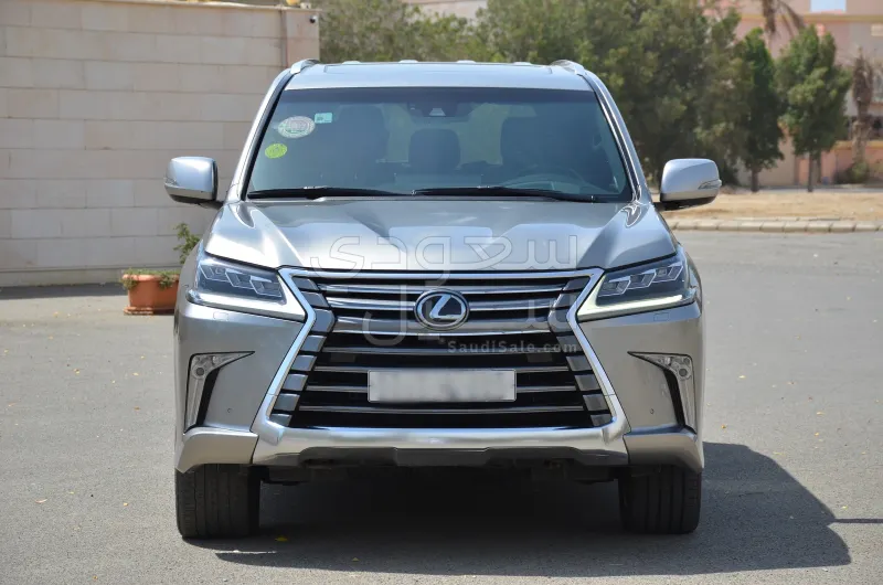 2016 لكزس إل إكس 570