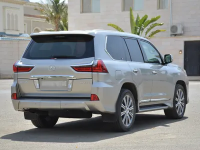 2016 لكزس إل إكس 570