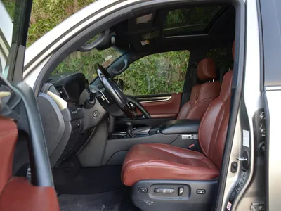 2016 لكزس إل إكس 570