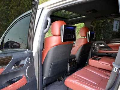 2016 لكزس إل إكس 570