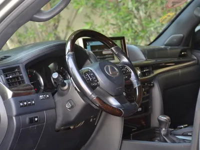 2016 لكزس إل إكس 570