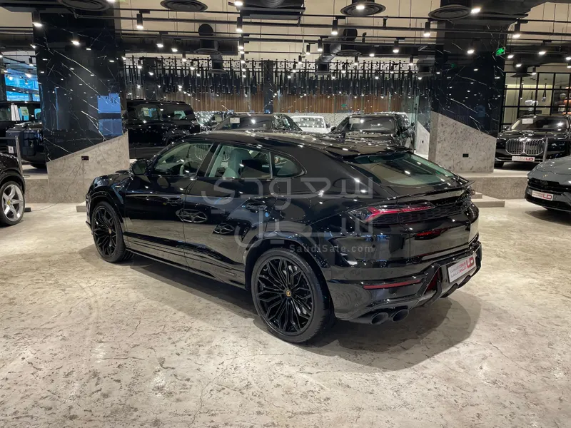 2025 لمبرجيني اوروس