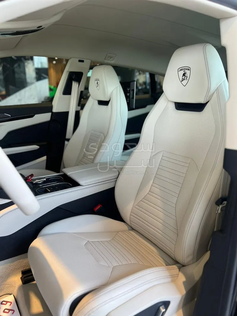 2025 لمبرجيني اوروس