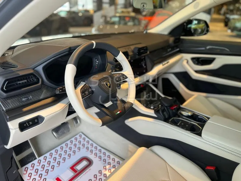 2025 لمبرجيني اوروس