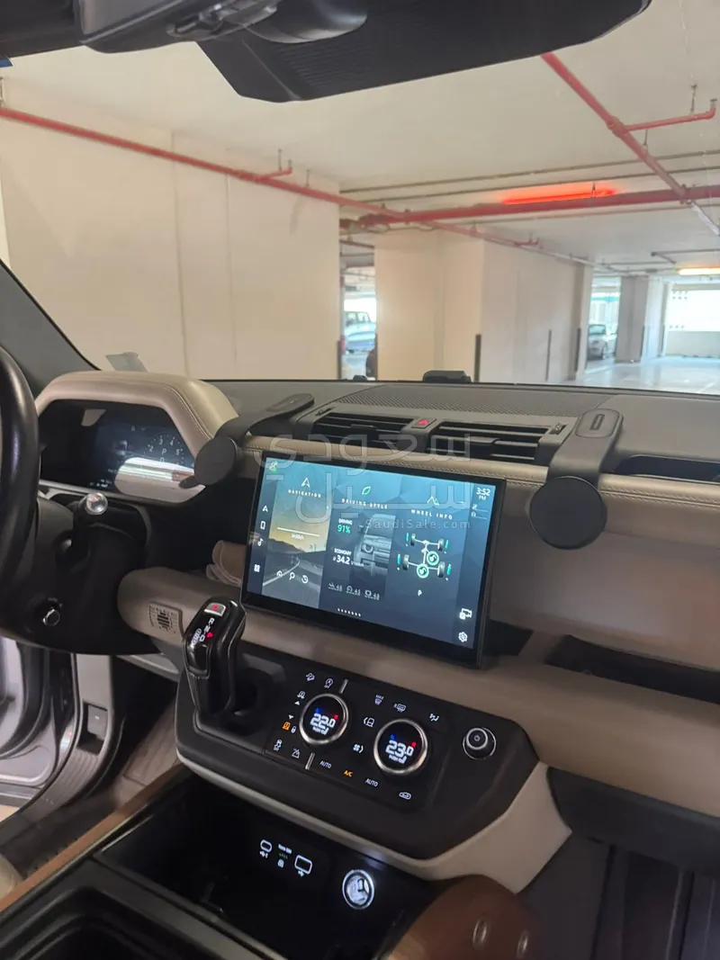 2022 لاند روفر ديفيندر 90