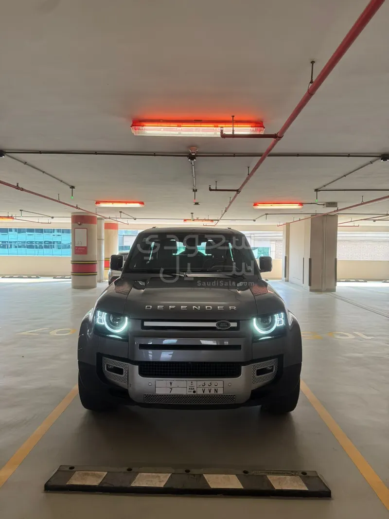 2022 لاند روفر ديفيندر 90