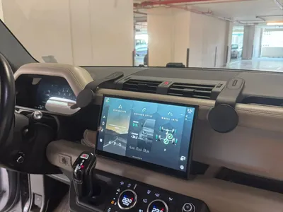 2022 لاند روفر ديفيندر 90