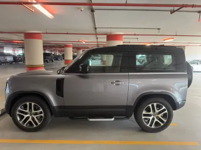 2022 لاند روفر ديفيندر 90