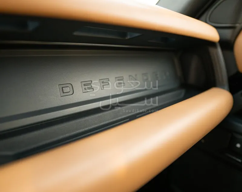 2025 لاند روفر ديفيندر اكس داينمك