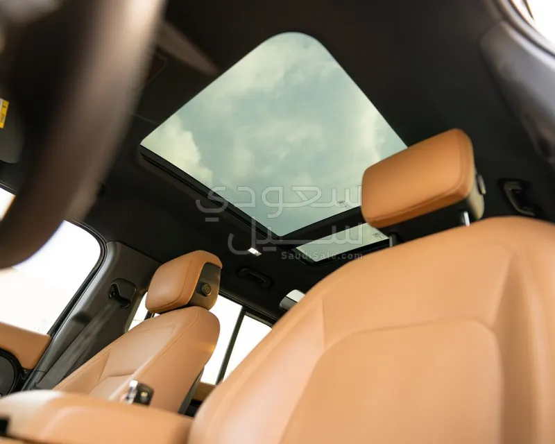 2025 لاند روفر ديفيندر اكس داينمك