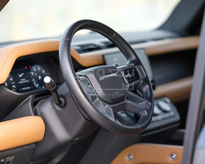 2025 لاند روفر ديفيندر اكس داينمك