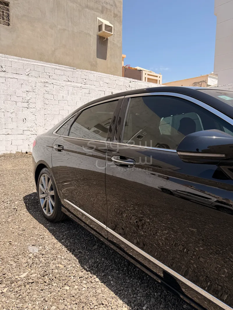 2022 فورد توروس تيتانيوم بلس