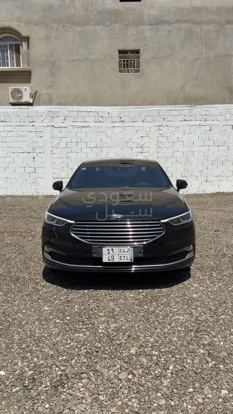 2022 فورد توروس تيتانيوم بلس