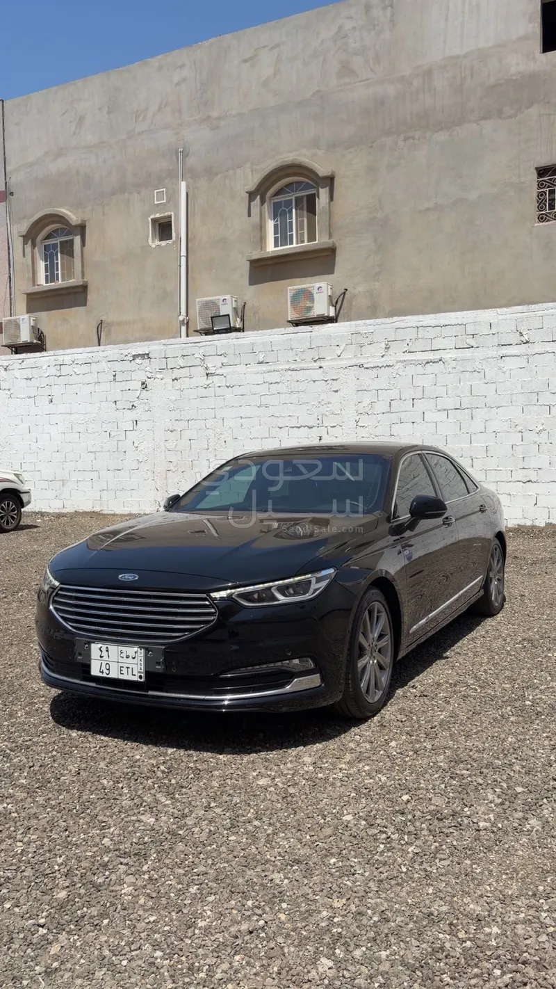 2022 فورد توروس تيتانيوم بلس