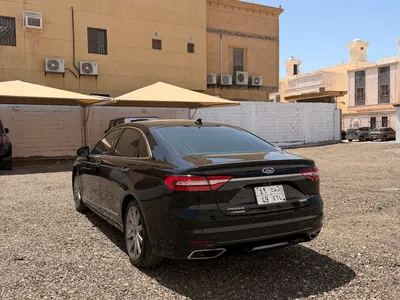 2022 فورد توروس تيتانيوم بلس