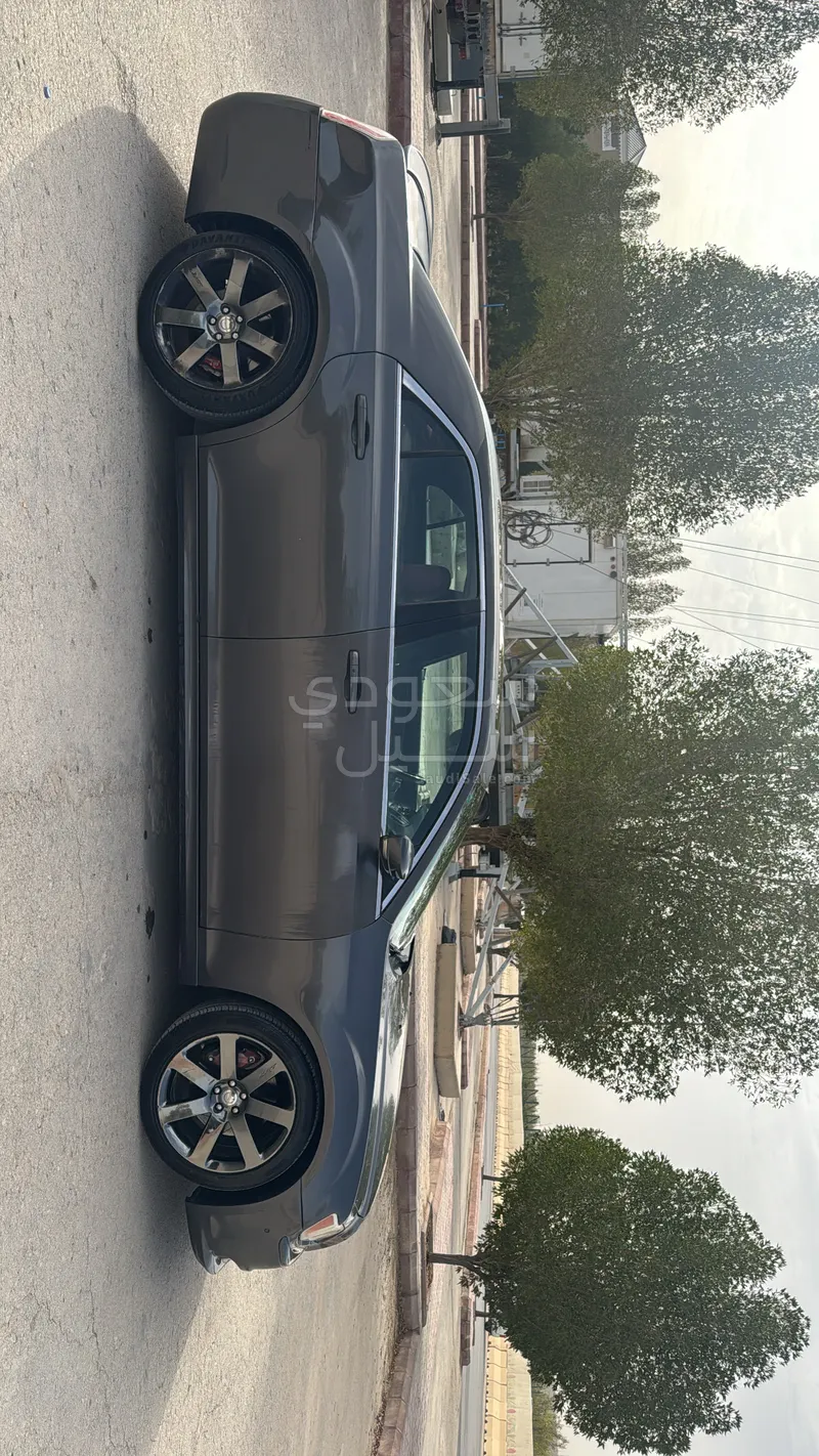 2014 كرايسلر 300 اس ار تي 8