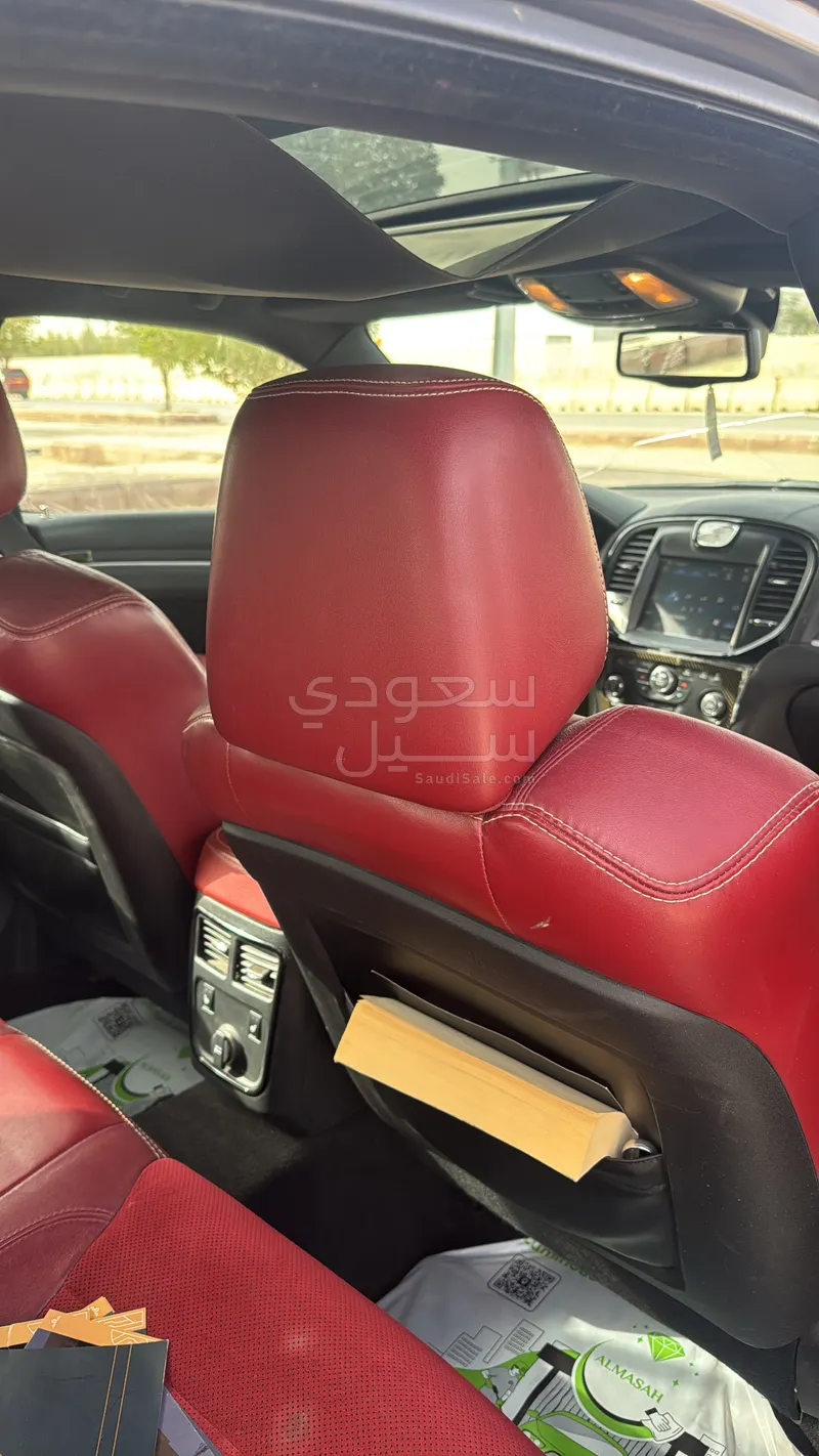 2014 كرايسلر 300 اس ار تي 8