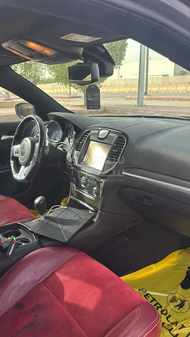 2014 كرايسلر 300 اس ار تي 8