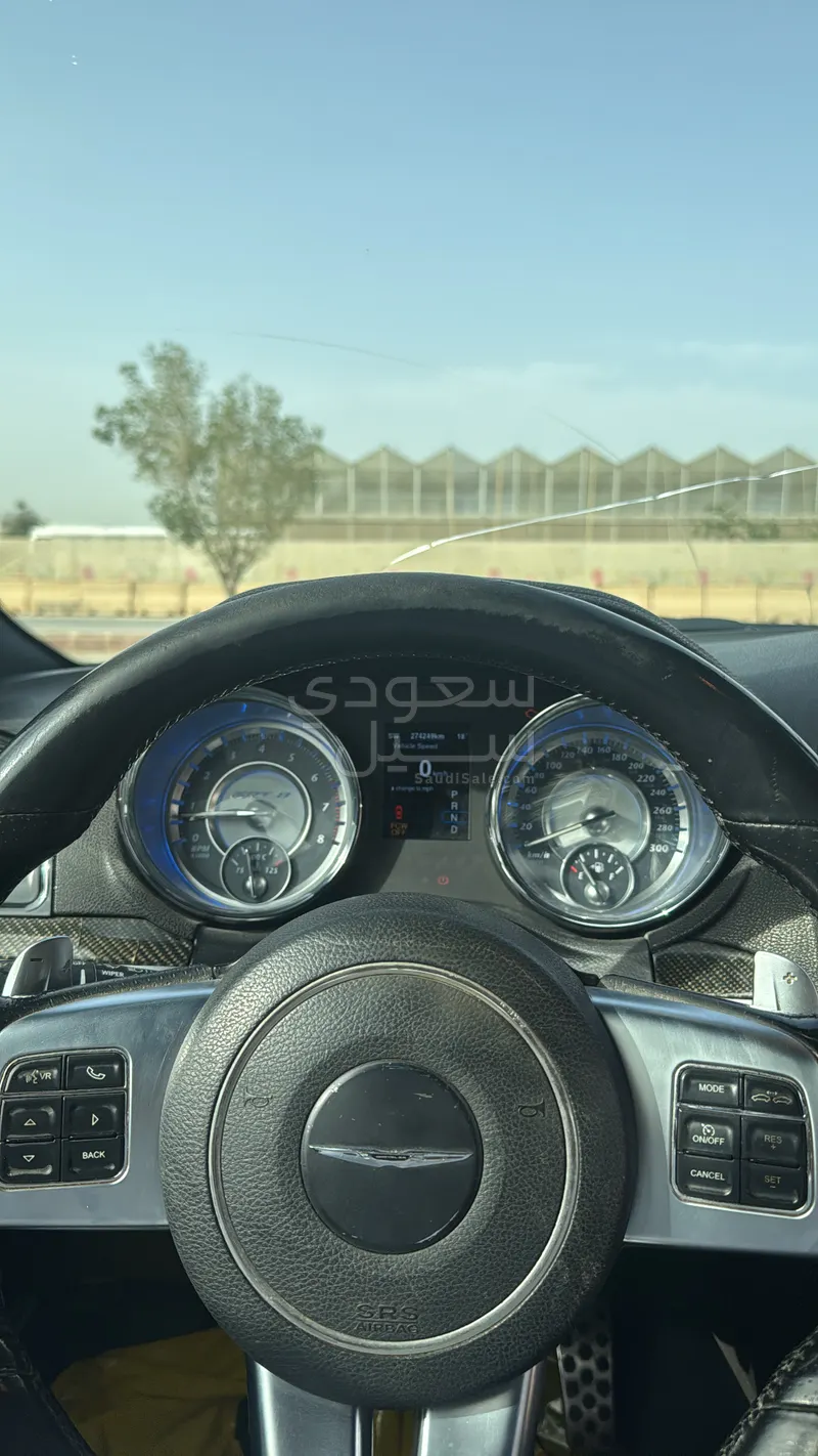2014 كرايسلر 300 اس ار تي 8