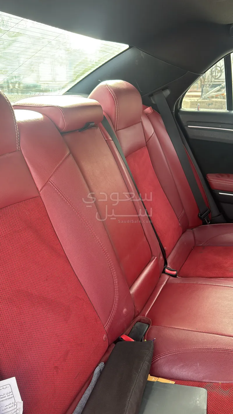 2014 كرايسلر 300 اس ار تي 8