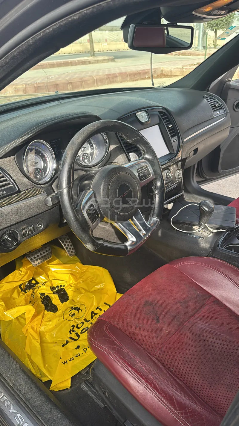 2014 كرايسلر 300 اس ار تي 8