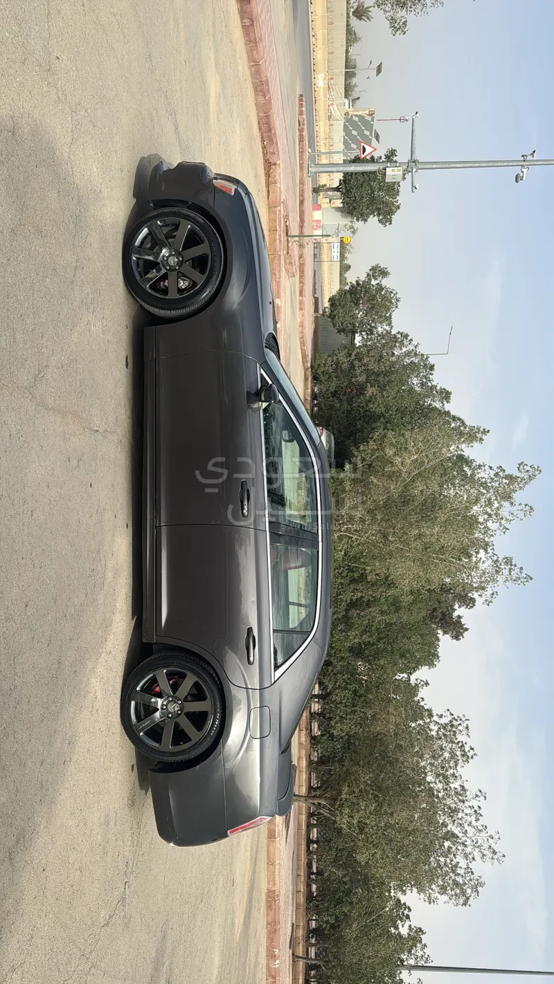 2014 كرايسلر 300 اس ار تي 8