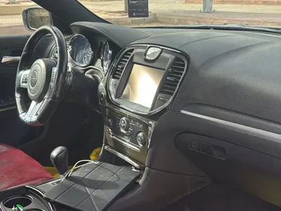 2014 كرايسلر 300 اس ار تي 8