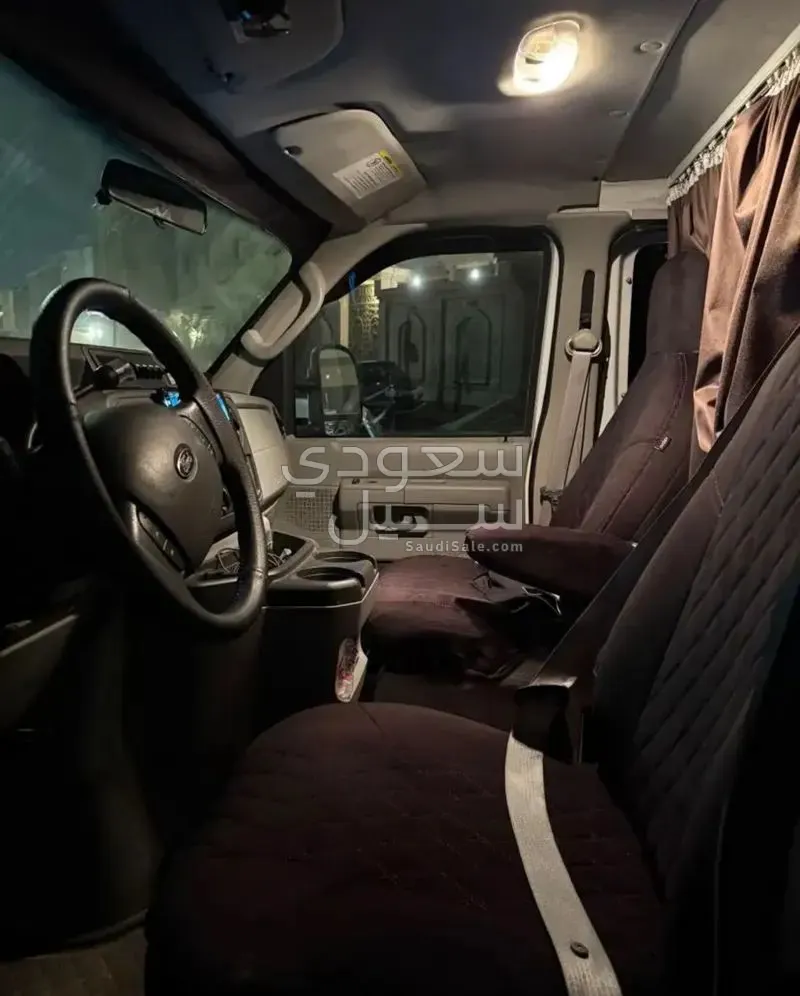 2013 فورد موتر هوم كارافان