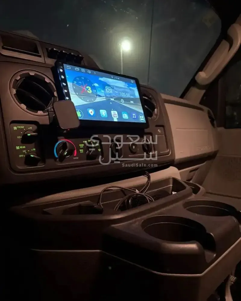 2013 فورد موتر هوم كارافان