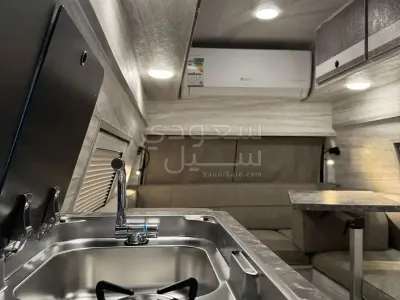 2013 فورد موتر هوم كارافان