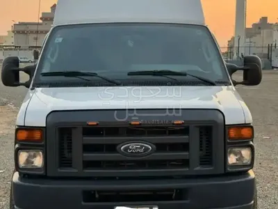 2013 فورد موتر هوم كارافان