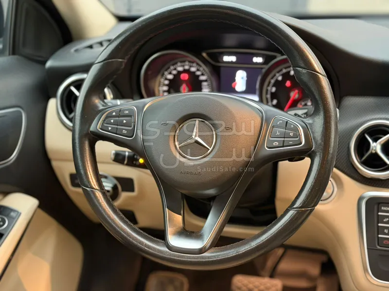 2019 مرسيدس - بنز جي إل أي 200