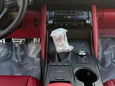 2025 لكزس آي إس 350 إف