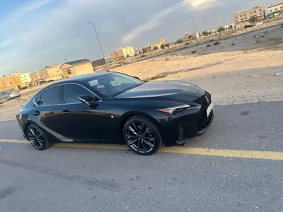 2025 لكزس آي إس 350 إف
