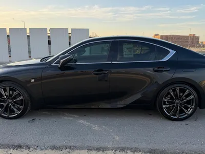 2025 لكزس آي إس 350 إف