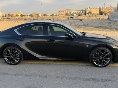 2025 لكزس آي إس 350 إف