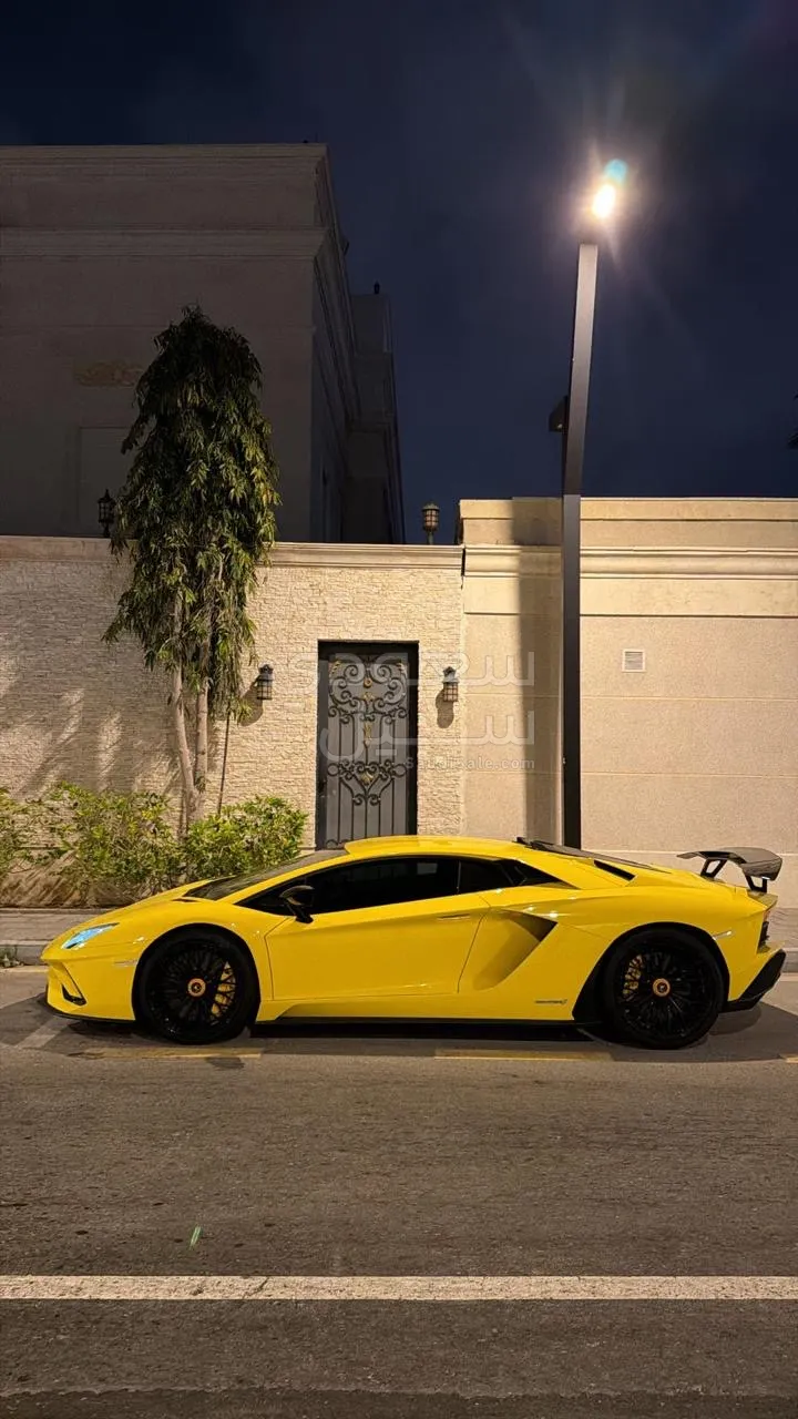 2018 لمبرجيني افنتادور اس