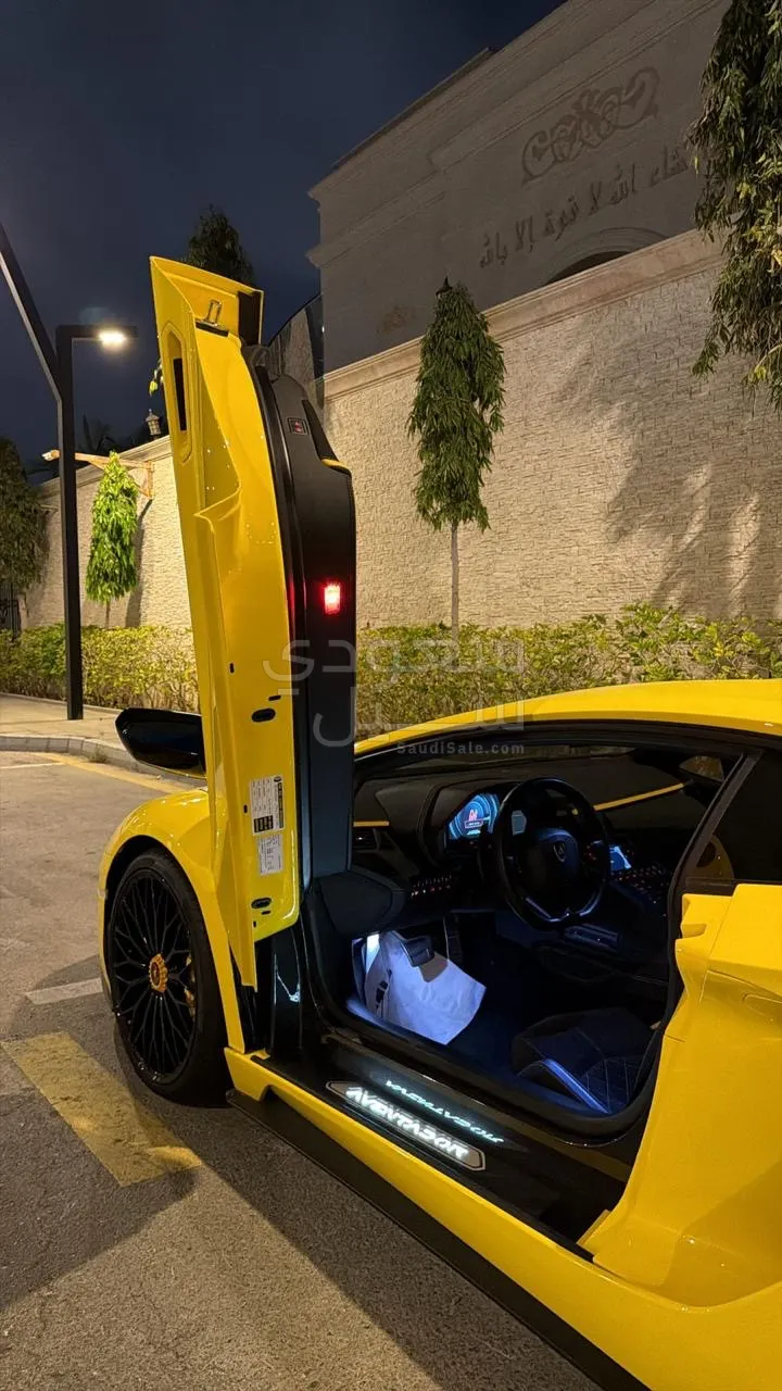 2018 لمبرجيني افنتادور اس